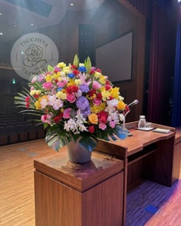 演台の花